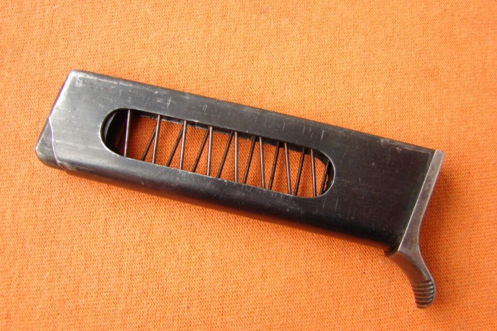 BERETTA 1934 MAGAZINE 380 acp WW2 - Genuine militaria